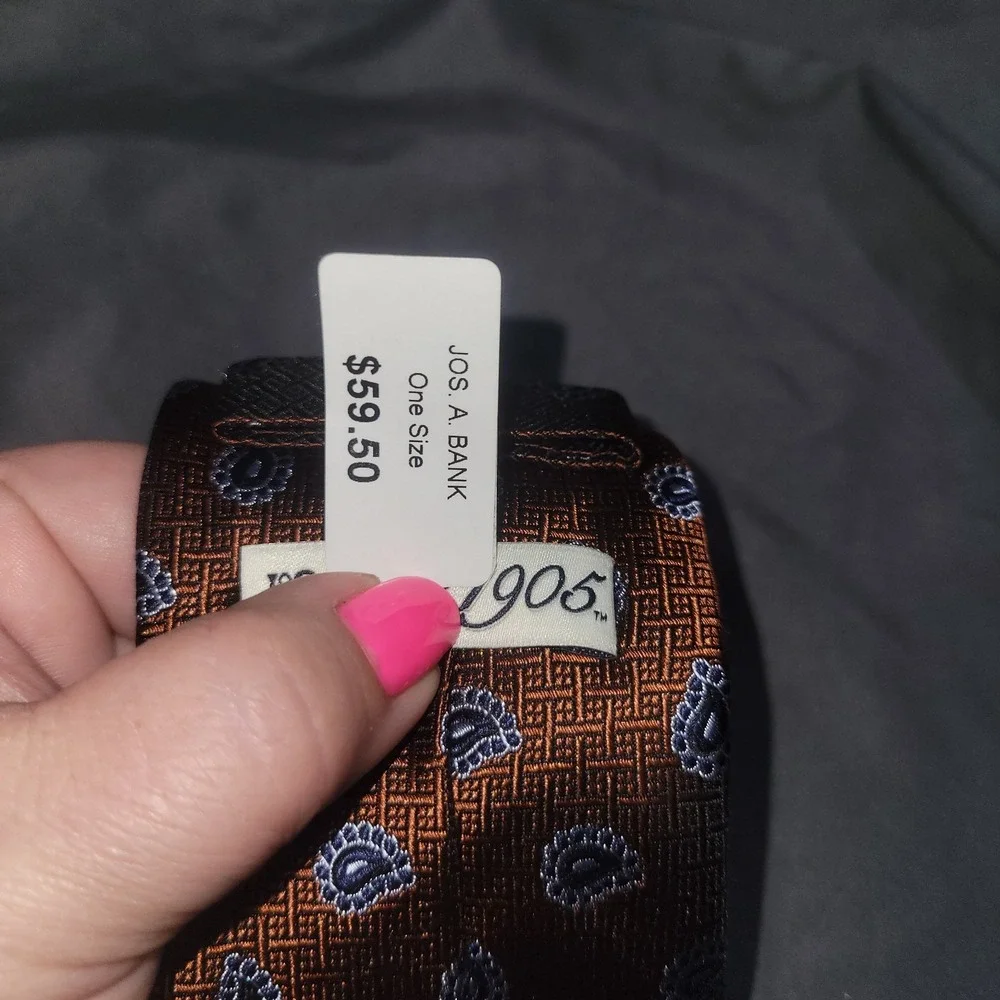 JoS. A. Bank 1905 Men's Gold/Navy Paisley Print Tie, 100% Silk